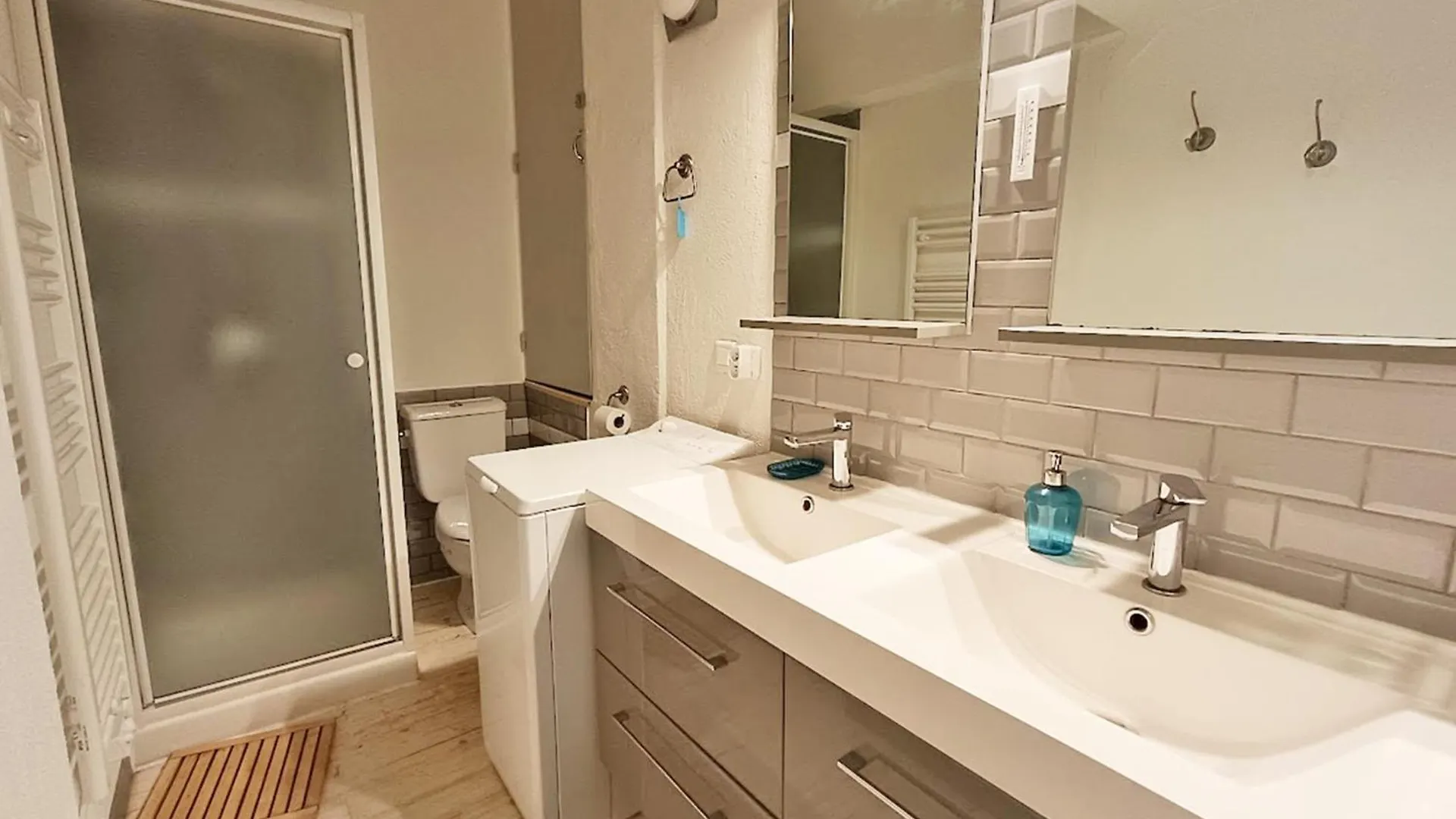 דירות Bagnères-de-Luchon Les Estives, T2 Bis, Centre Luchon, Wifi, 6 Personnes