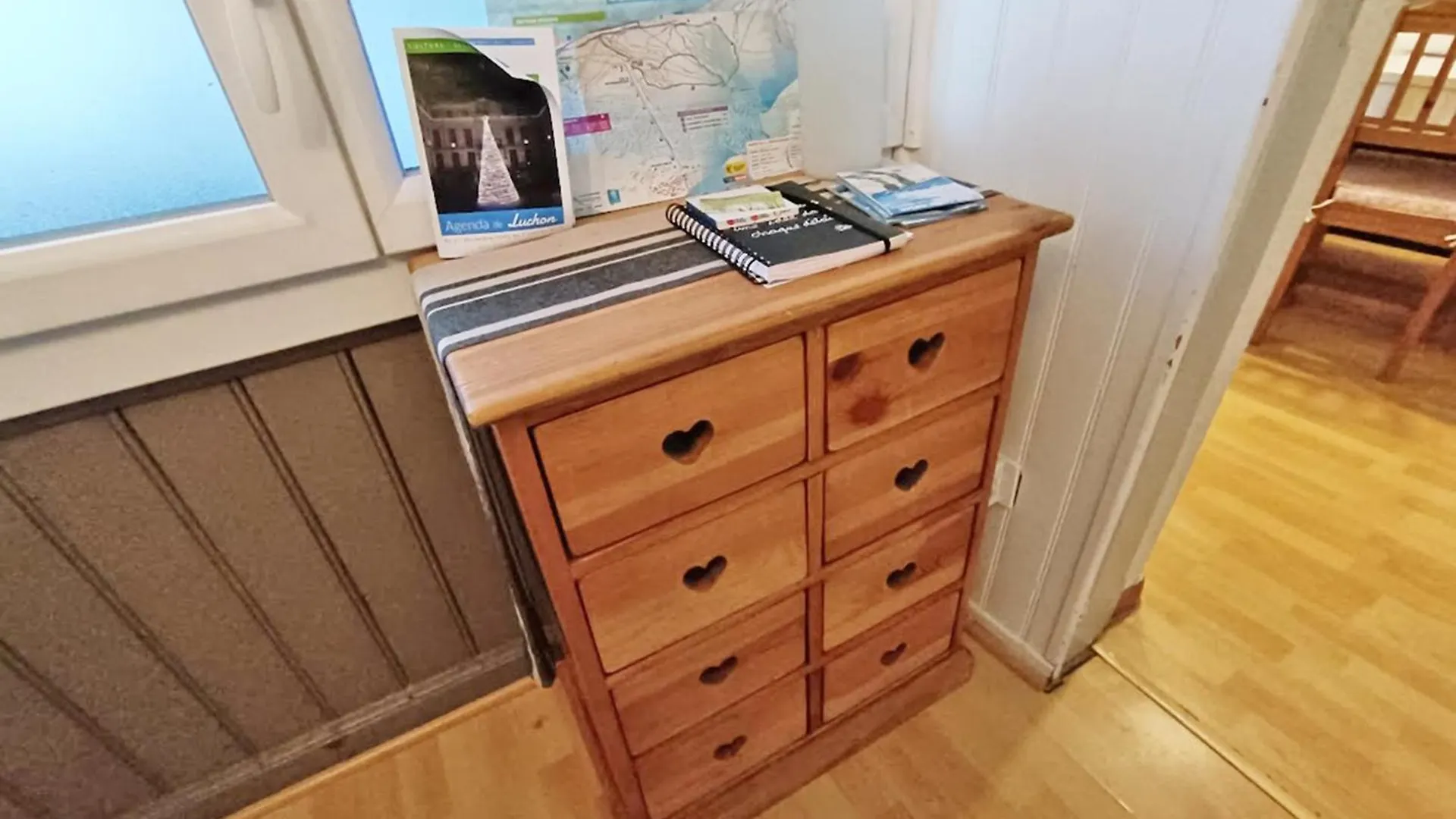 דירות Bagnères-de-Luchon Les Estives, T2 Bis, Centre Luchon, Wifi, 6 Personnes צרפת